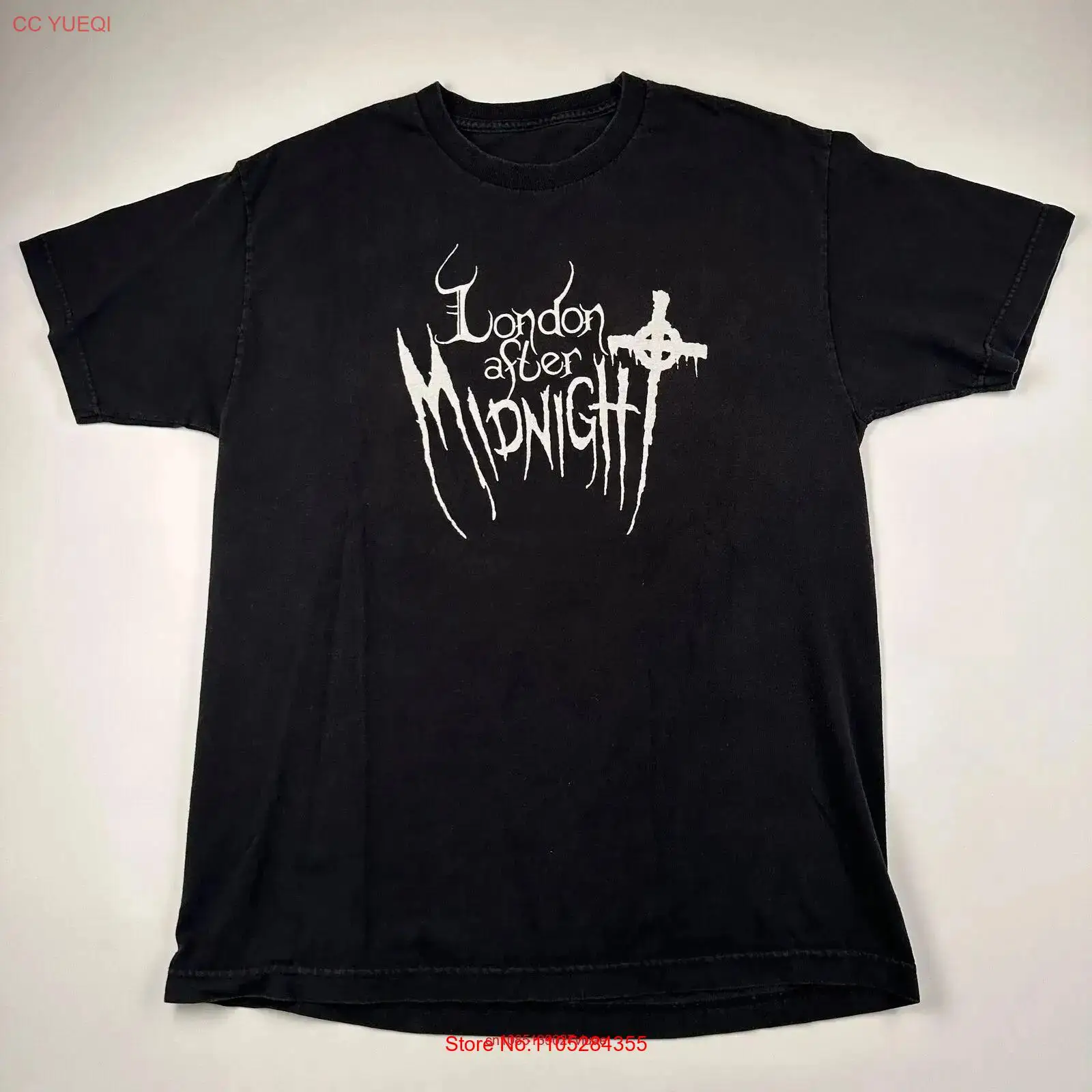 Vintage Fashion London - T-shirt vintage anni 2000 London After
