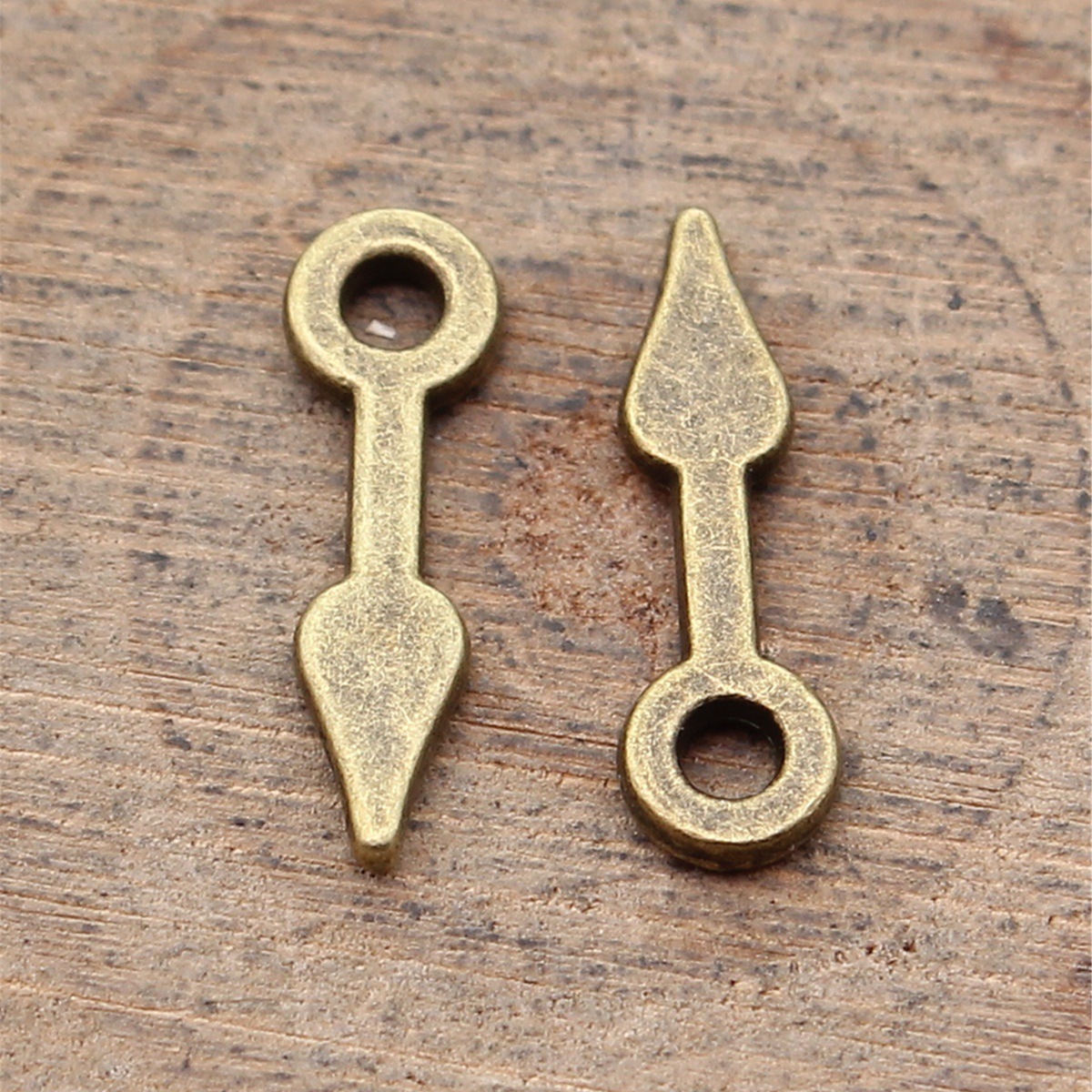 40 Pezzi 16x5mm 3 Colori: Arge - Vintage Fashion Words recensione e prezzo